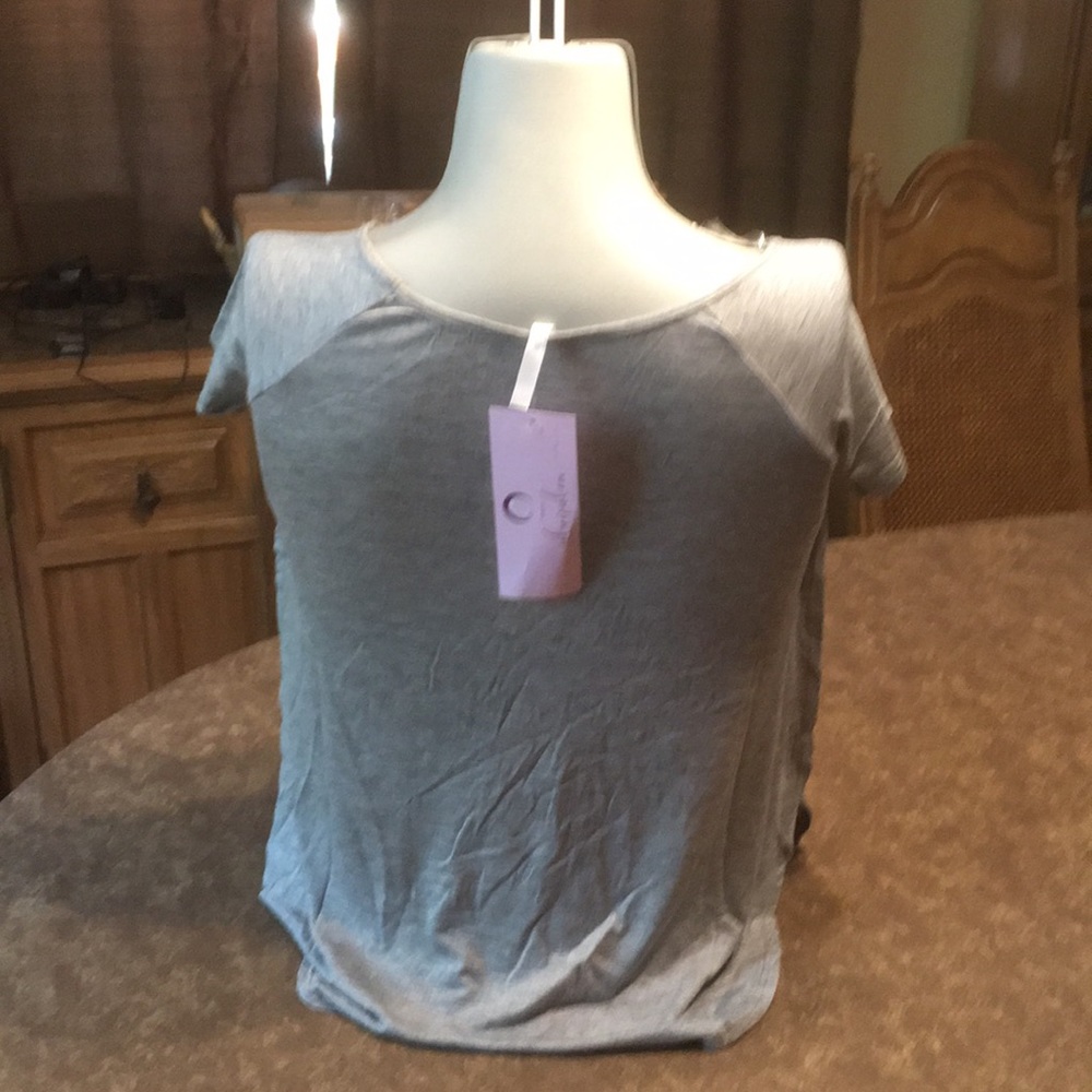 NEW—Active USA Side Slit Top  (#1040) - Picture 2 of 4